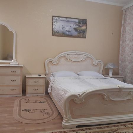 Celebrity Villa Kamianets Podilskyi Bagian luar foto