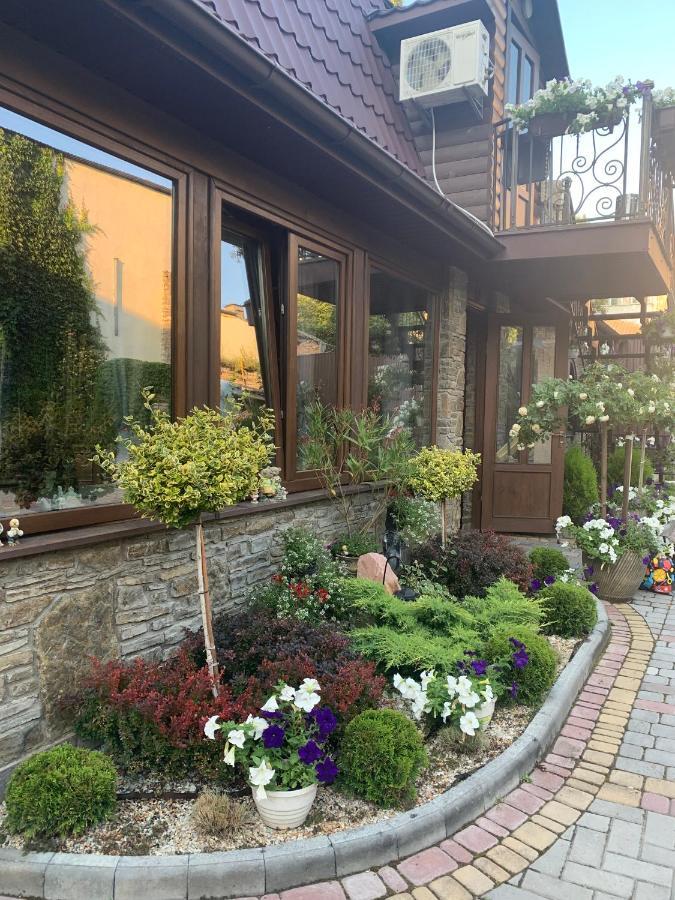 Celebrity Villa Kamianets Podilskyi Bagian luar foto