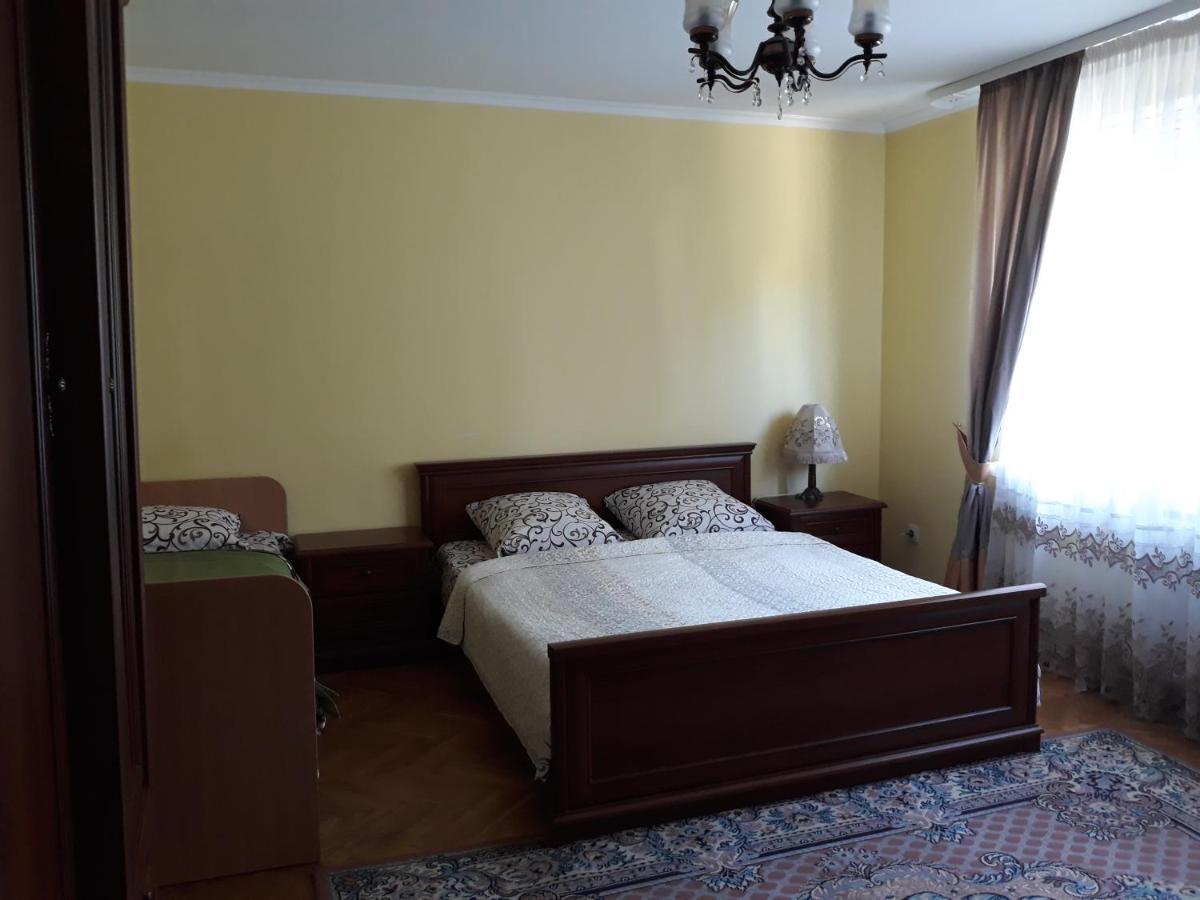 Celebrity Villa Kamianets Podilskyi Bagian luar foto