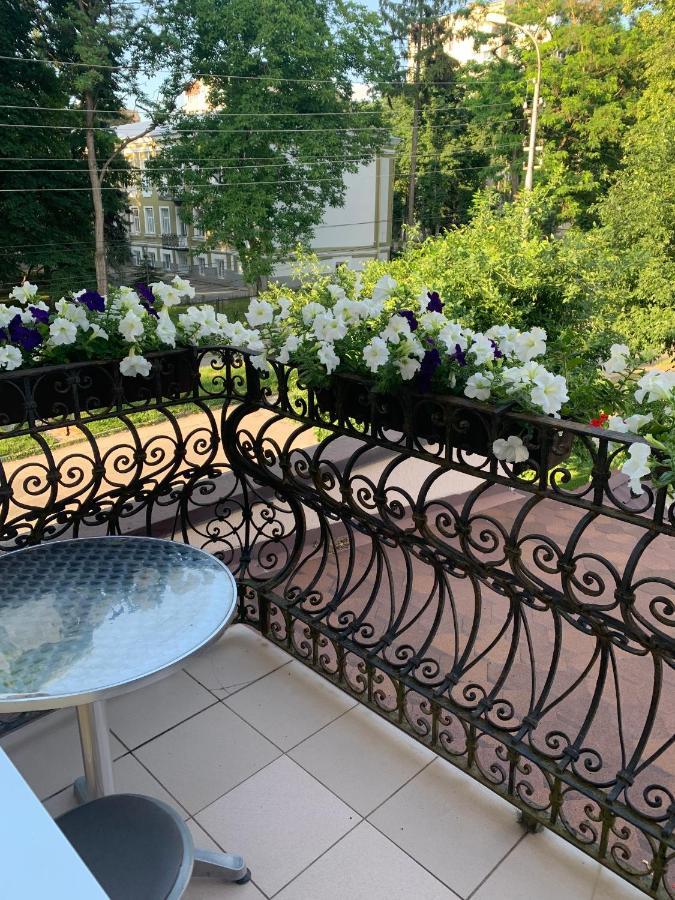 Celebrity Villa Kamianets Podilskyi Bagian luar foto