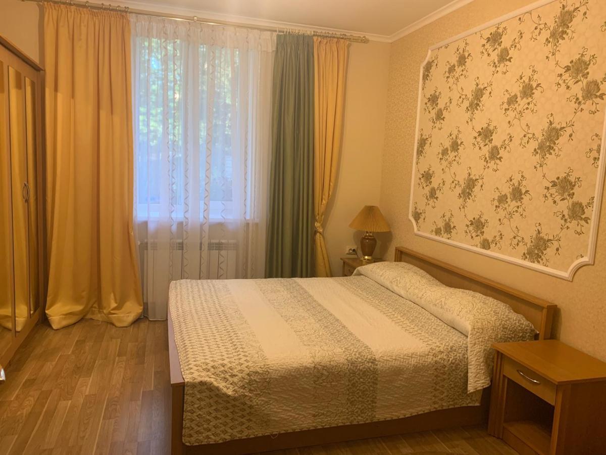 Celebrity Villa Kamianets Podilskyi Bagian luar foto