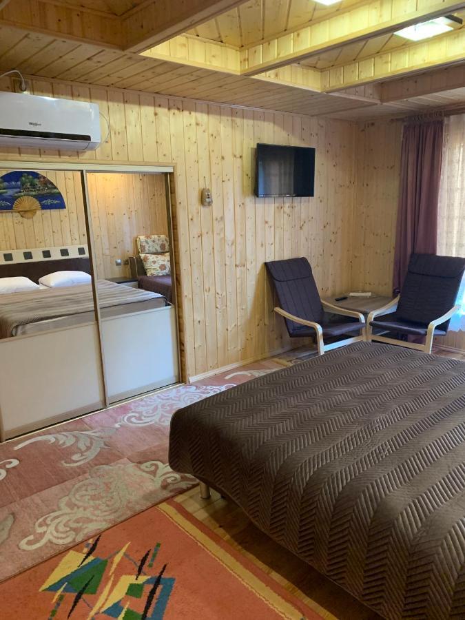 Celebrity Villa Kamianets Podilskyi Bagian luar foto