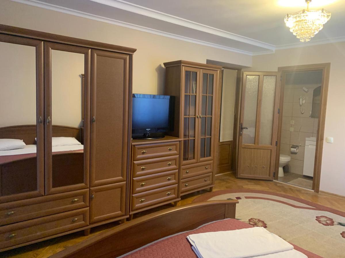 Celebrity Villa Kamianets Podilskyi Bagian luar foto
